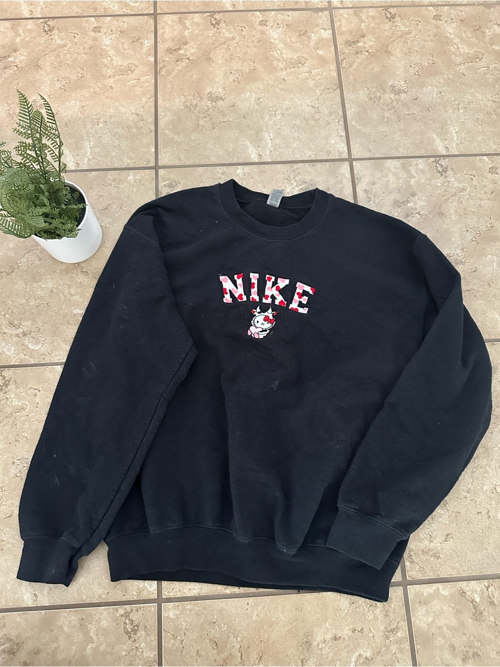 HELLO KITTY X NIKE CREWNECK